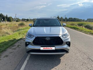 2021 Toyota Highlander IV (XU70), серебристый, 4500000 рублей, вид 1
