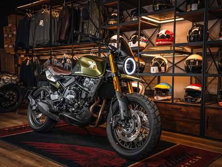 2026 Moto Morini Seiemmezzo SCR, зелёный, 744900 рублей, вид 2