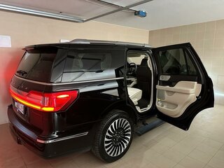 2018 Lincoln Navigator IV, чёрный, 6000000 рублей, вид 4