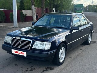 1988 Mercedes-Benz W124 230, синий, 370000 рублей, вид 1