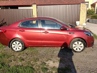 2013 Kia Rio III, красный, 590000 рублей, вид 4