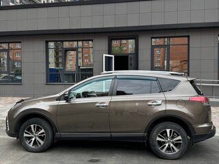 2017 Toyota RAV4 IV (XA40) Рестайлинг, коричневый, 2600000 рублей, вид 4