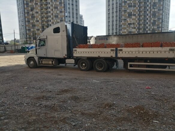 1999 Freightliner Century Class, серебристый, 4500000 рублей - вид 3