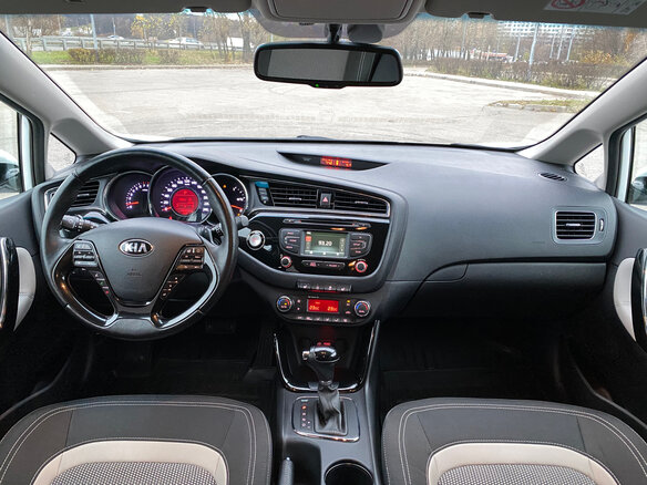 2016 Kia Ceed II Рестайлинг, белый - вид 8