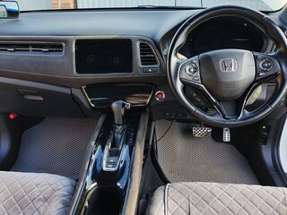 2017 Honda Vezel I, белый, 1900000 рублей, вид 4