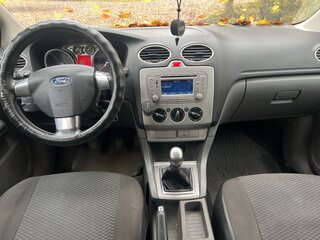 2008 Ford Focus II Рестайлинг, чёрный, 385000 рублей, вид 5