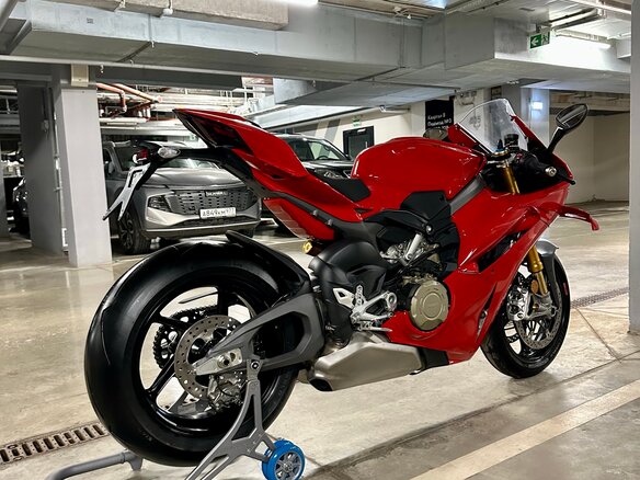 2024 Ducati Panigale V4, красный, 3950000 рублей - вид 5