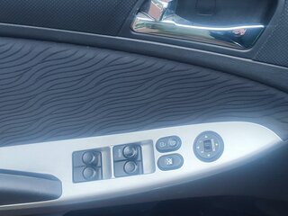 2011 Hyundai Solaris I, чёрный, 900000 рублей, вид 5