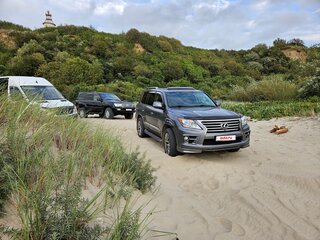 2012 Lexus LX 570 III, серый, 4000000 рублей, вид 2