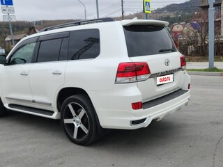 2020 Toyota Land Cruiser 200 Series Рестайлинг 2, белый, 8800000 рублей, вид 4