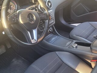 2015 Mercedes-Benz A-Класс 180 III (W176), чёрный, 1730000 рублей, вид 2