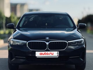 2020 BMW 5 серии 520i VII (G30/G31/G38) Рестайлинг, чёрный, 4000000 рублей, вид 1