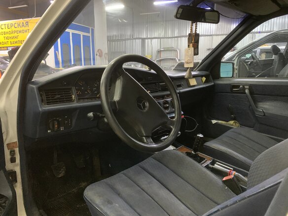 1991 Mercedes-Benz 190 (W201), белый, 420000 рублей - вид 12