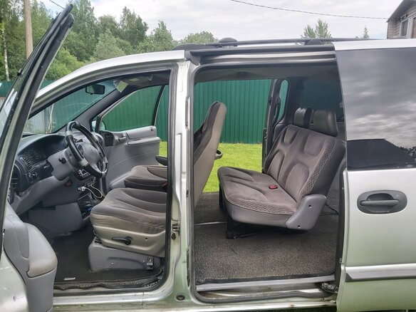 2000 Dodge Caravan III, серебристый, 400000 рублей - вид 9