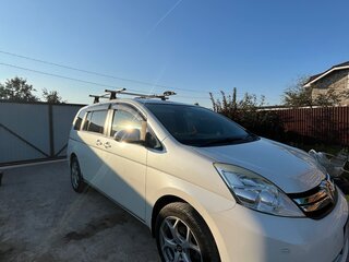 2014 Toyota ISis I Рестайлинг, белый, 1350000 рублей, вид 3