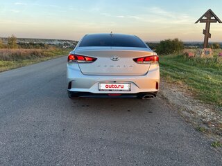 2019 Hyundai Sonata VII (LF) Рестайлинг, серебристый, 1800000 рублей, вид 5