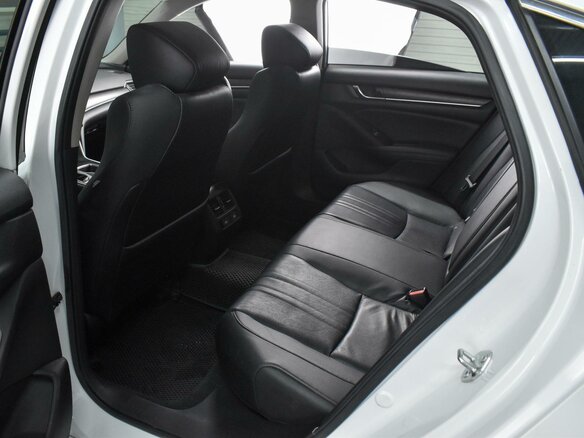 2021 Honda Accord X Рестайлинг, белый, 2349000 рублей - вид 10