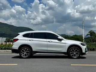 2021 BMW X1 Long 20Li sDrive II (F48) Рестайлинг, белый, 2300000 рублей, вид 4