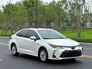 2022 Toyota Corolla XII (E210), белый, 1670000 рублей, вид 2