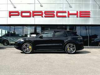 2018 Porsche Cayenne Turbo III, чёрный, 8000000 рублей, вид 2