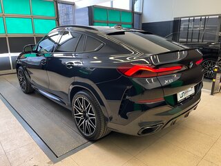 2021 BMW X6 40i III (G06), чёрный, 7000000 рублей, вид 4