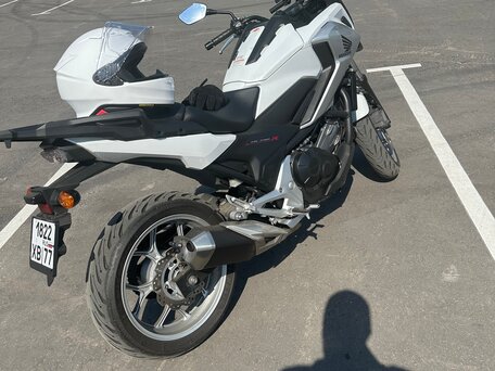 2018 Honda NC 750X, белый, 690000 рублей, вид 4