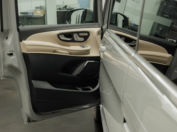 2026 Mercedes-Benz V-Класс Extra Long 300 d экстра длинный III (W447) Рестайлинг 2, серый, 14900000 рублей - вид 25
