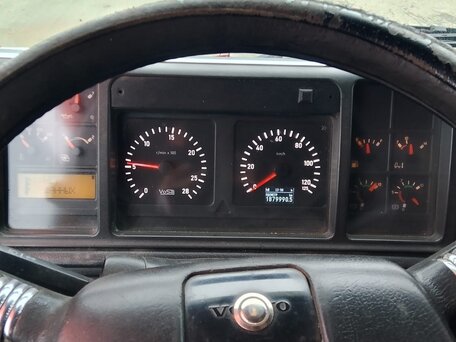 2001 Volvo FH, красный, 1350000 рублей, вид 5