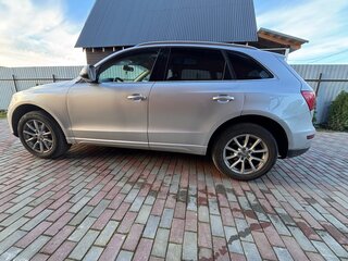 2010 Audi Q5 8tiptronic I (8R), серебристый, 900000 рублей, вид 4
