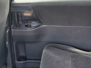 2008 Toyota Voxy II (R70), чёрный, 1750000 рублей, вид 3