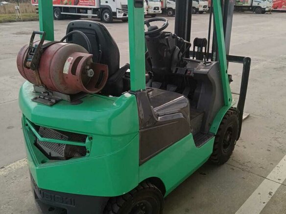 2012 Mitsubishi FG30NT, зелёный, 550000 рублей - вид 1