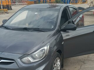 2013 Hyundai Solaris I, серый, 470000 рублей, вид 2