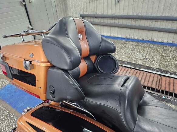 2008 Harley-Davidson Electra Glide, оранжевый, 830000 рублей - вид 11
