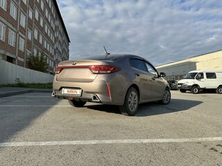 2021 Kia Rio IV Рестайлинг, коричневый, 1790000 рублей, вид 5