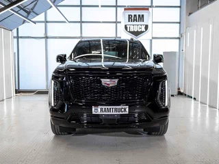 2025 Cadillac Escalade V Рестайлинг, чёрный, 23734095 рублей, вид 3