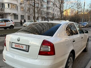 2013 Skoda Octavia II (A5) Рестайлинг, белый, 600000 рублей, вид 3