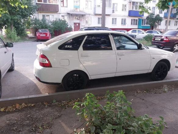 2011 Lada (ВАЗ) Priora I, белый, 285000 рублей - вид 2