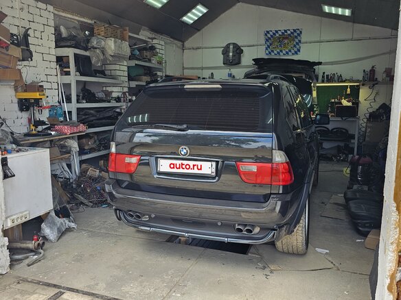 2001 BMW X5 4.4i I (E53), чёрный, 1700000 рублей - вид 2