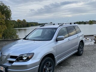 2004 Mitsubishi Outlander I, серебристый, 650000 рублей, вид 2
