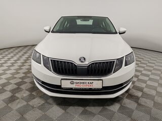 2020 Skoda Octavia III (A7) Рестайлинг, белый, 1750000 рублей, вид 2