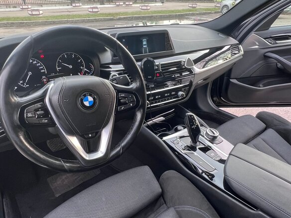 2017 BMW 5 серии 520d VII (G30/G31/G38), чёрный, 2960000 рублей - вид 5