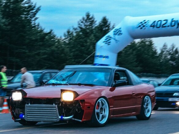 1990 Nissan 200SX S13, пурпурный, 1600000 рублей - вид 1