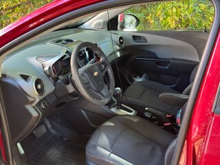 2013 Chevrolet Aveo II, красный, 570000 рублей, вид 4