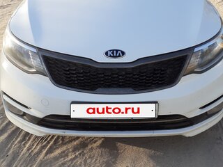 2016 Kia Rio III Рестайлинг, белый, 840000 рублей, вид 1