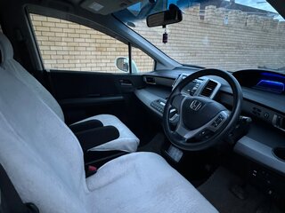 2012 Honda Freed I Рестайлинг, белый, 1320000 рублей, вид 4