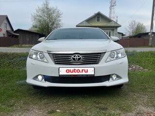 2013 Toyota Camry VII (XV50), белый, 1550000 рублей, вид 4