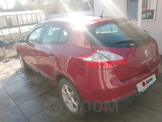 2012 Renault Megane III Рестайлинг, красный, 630000 рублей, вид 3