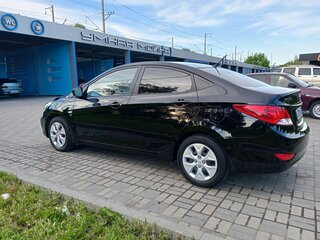 2013 Hyundai Solaris I, чёрный, 1099999 рублей, вид 2