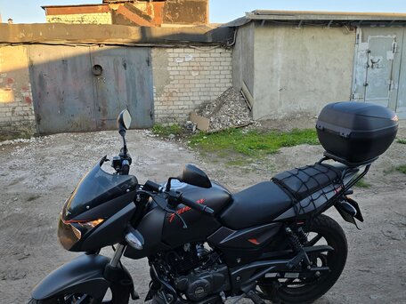 2021 Bajaj Pulsar 180, чёрный, 165000 рублей, вид 3