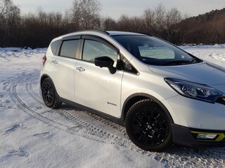 2018 Nissan Note e-Power II Рестайлинг, белый, 1550000 рублей, вид 4